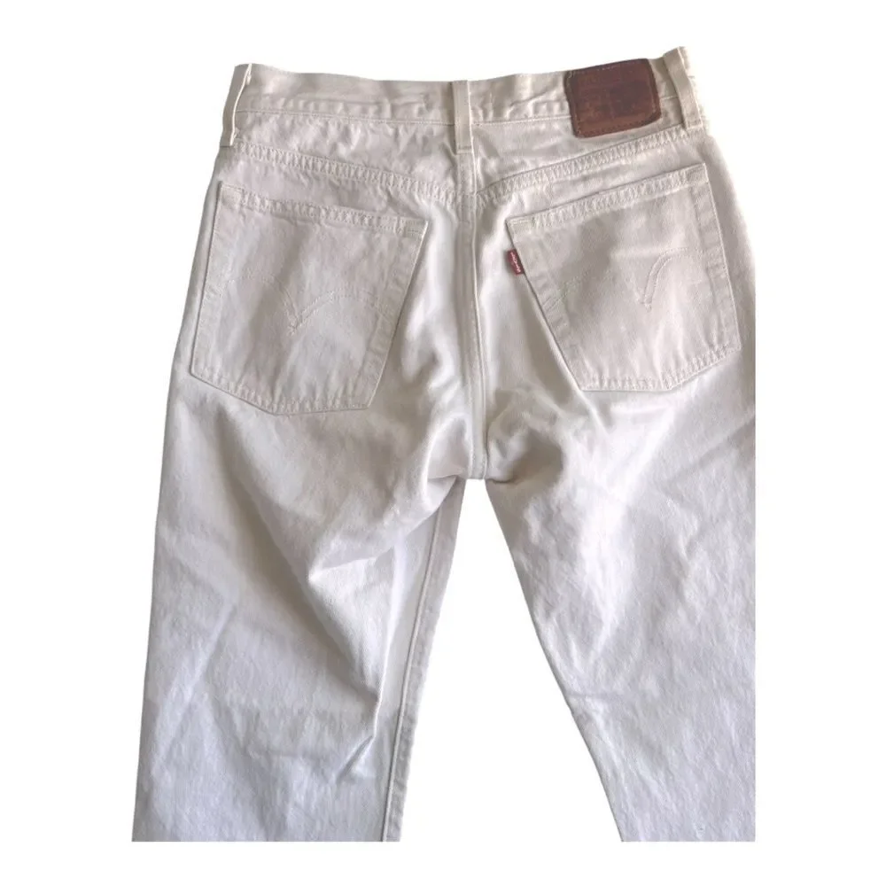 Levi’s Premium Wedgie Straight High Waist Raw Hem Eggshell White E Jeans sz 26